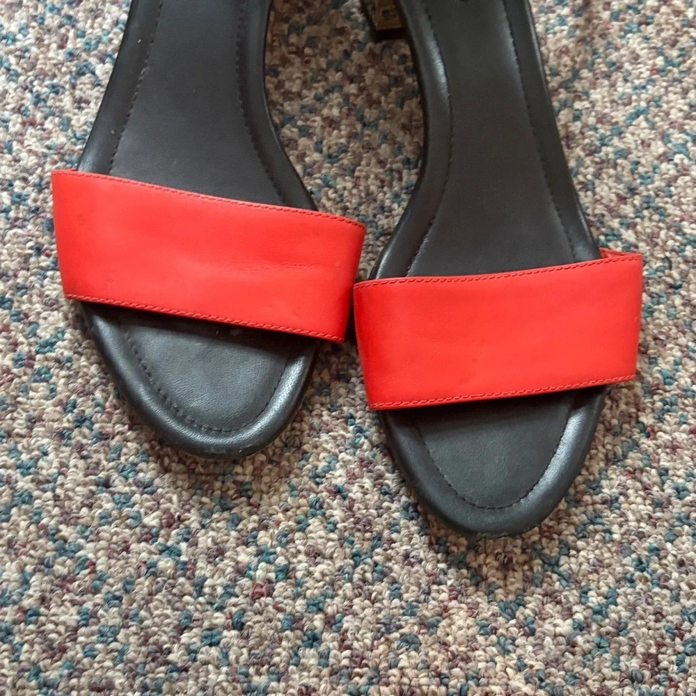 Tory Burch Two tone Finley sandals sz 10.5